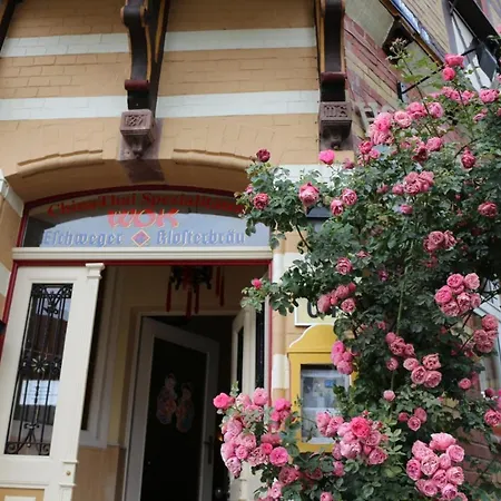 Alte Post ホテル 2*